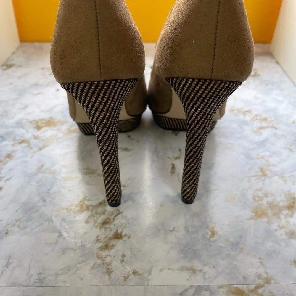 H&M faux suede pumps *NEW*